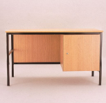 Schreibtisch 130 x 65 x 72 cm, hellgrau